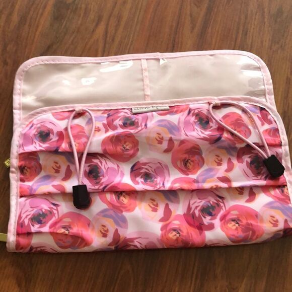 Nanette Lepore Floral jewelry organizer roll. - Picture 1 of 5